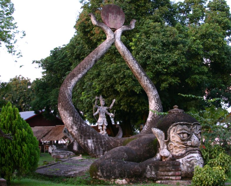 Музей буддийской скульптуры в Лаосе.(фото Лимаревой Елены)