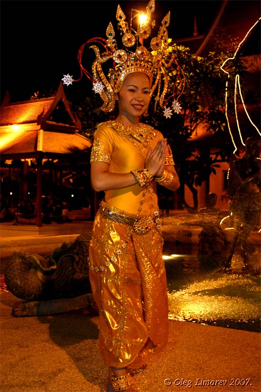 Танцовщица. Бангкок. Таиланд. (фото Лимарева В.Н.)