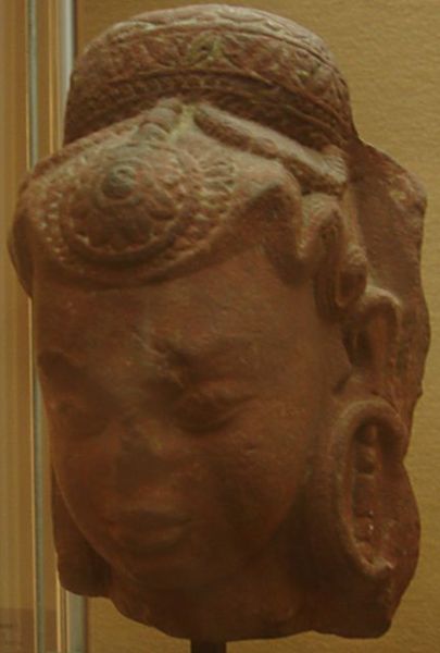 Голова богини. индия. Гупта.5 век.  Эрмитаж. Фото Лимарева В.Н. 