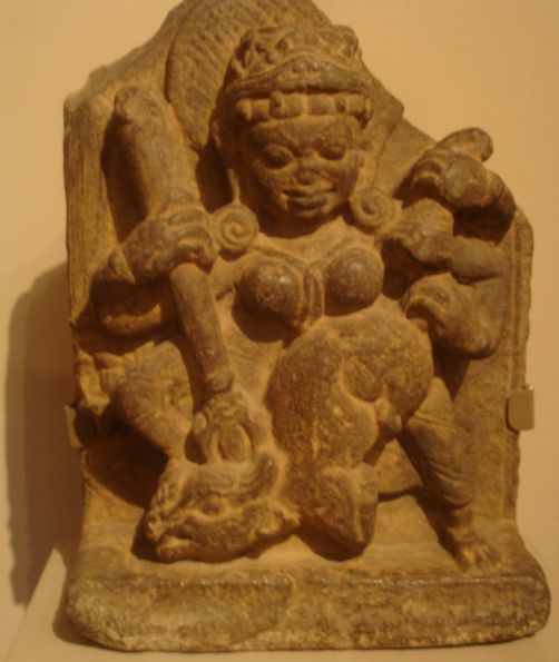 Коттравей  (Дурга) (Махишасурамардини). Индия 9 век. Эрмитаж. Фото Лимарева В.Н.