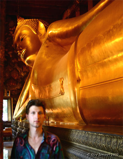 В храме лежащего Будды.  Бангкок. Таиланд.  Фото Лимарева В.Н.