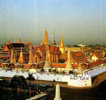 Комплекс королевских дворцов в Бангкоке.