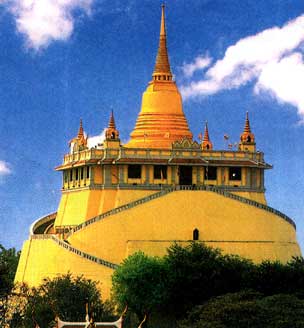 Храм на Золотой горе в Бангкоке.